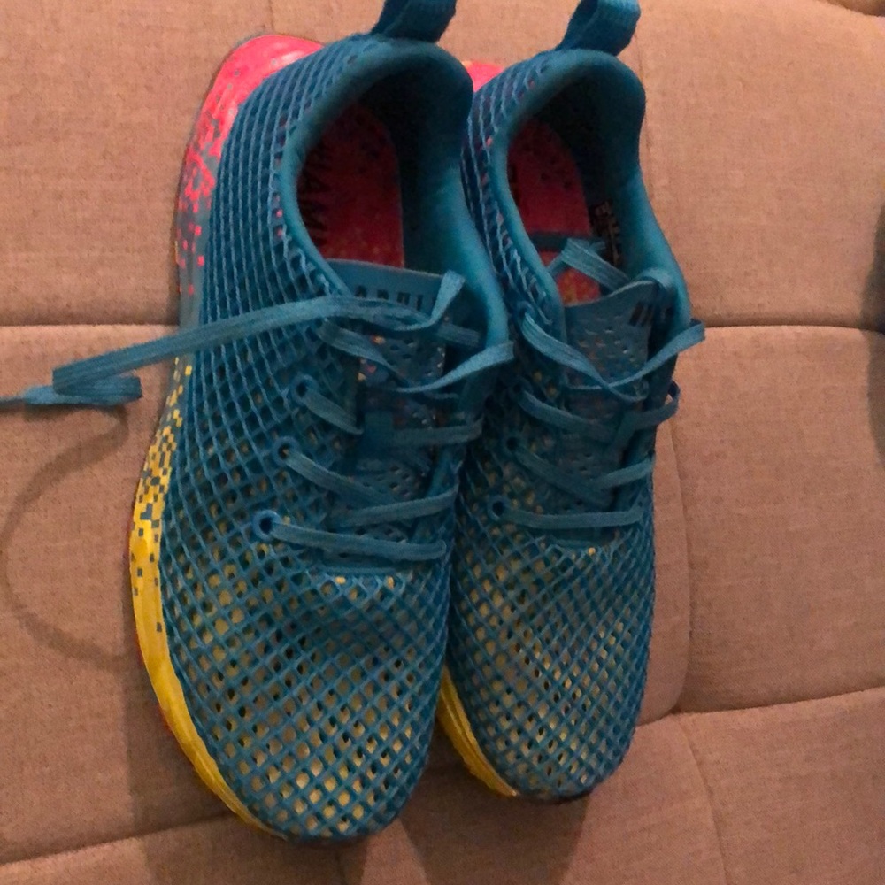 No Bull Mesh Runner Neon Blue Glitch size 9 women or mens size 7.5
